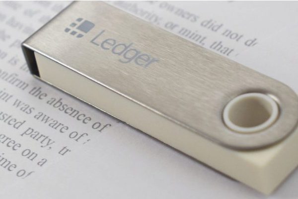 ledger-nano-s-white-5